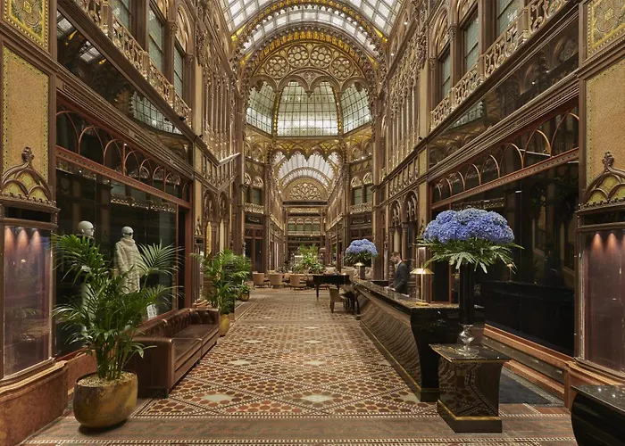 Párisi Udvar Hotel Budapest, part of Hyatt
